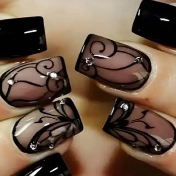Press-On Nails Other - Elegant Black Swirl Press-On Nails NEW